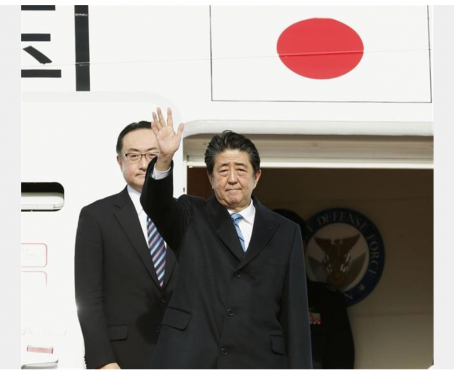 安倍首相羽田機場出發訪中